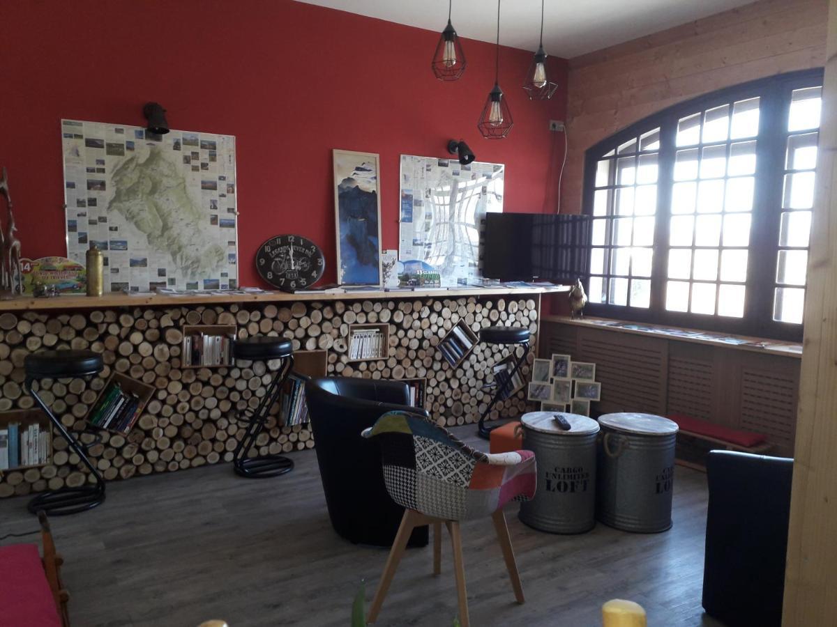 Hotel Restaurant Le Traineau Clelles Екстер'єр фото