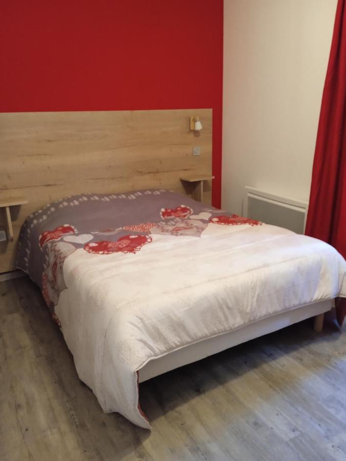 Hotel Restaurant Le Traineau Clelles Екстер'єр фото