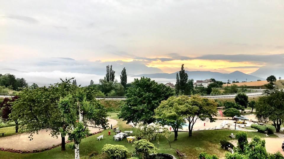 Hotel Restaurant Le Traineau Clelles Екстер'єр фото