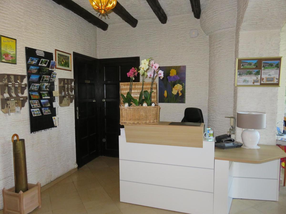 Hotel Restaurant Le Traineau Clelles Екстер'єр фото
